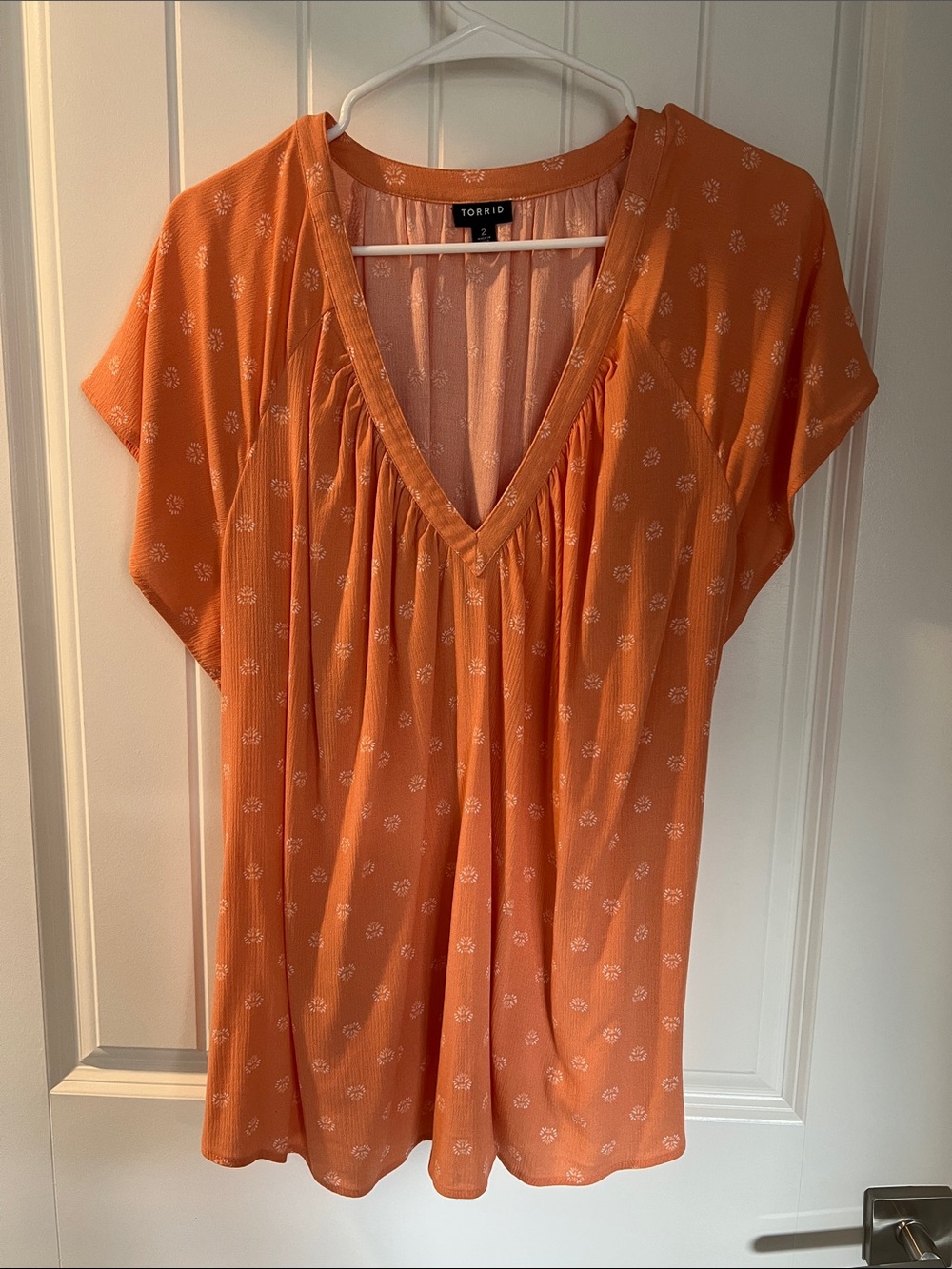 torrid Orange Short-Sleeve V-Neck Pleated Tunic with Subtle Print